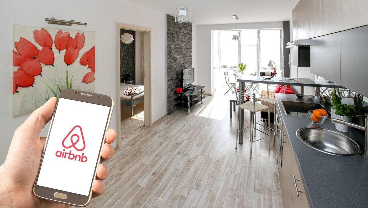 Airbnb: Στα ύψη η πληρότητα λόγω κορωνοϊού στους χειμερινούς προορισμούς