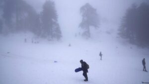 Κύπρος: Σκι στις χιονισμένες πλαγιές του Ολύμπου! (VIDEO)