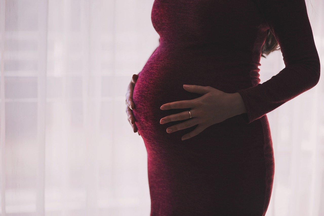 ΕΜΑ: Ασφαλή τα εμβόλια mRNA κατά του κορωνοϊού στη διάρκεια της εγκυμοσύνης