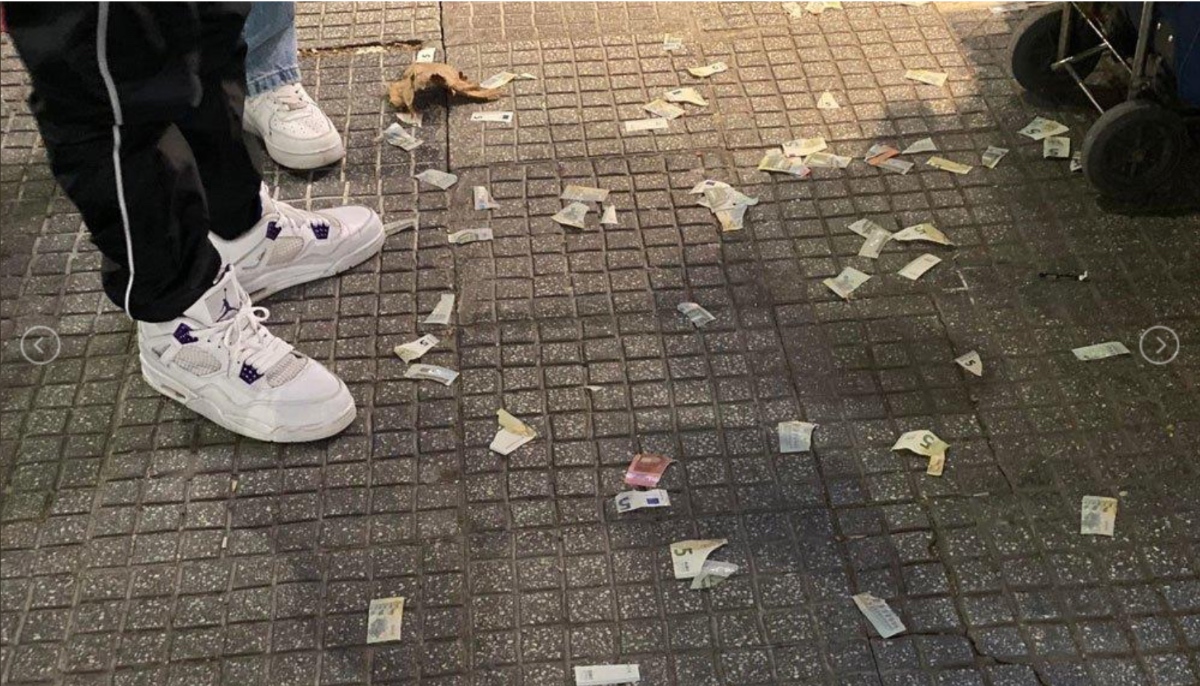 Θεσσαλονίκη: Περαστικός έβγαλε και σκόρπισε χαρτονομίσματα στην Τσιμισκή (VIDEO)