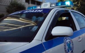 Θεσσαλονίκη: Τροχαίο ατύχημα με δύο ΙΧ  – Καβάλησε το κράσπεδο από την σύγκρουση