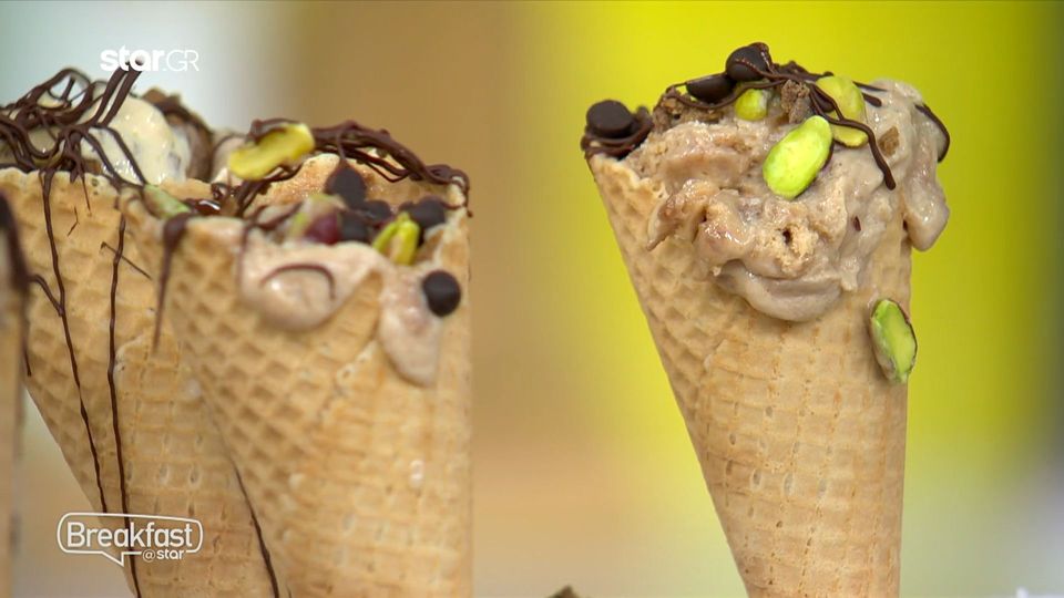 Παγωτό καραμέλα με μπισκότα, φιστίκια και σοκολάτα από τον Σταύρο Βαρθαλίτη! (VIDEO)