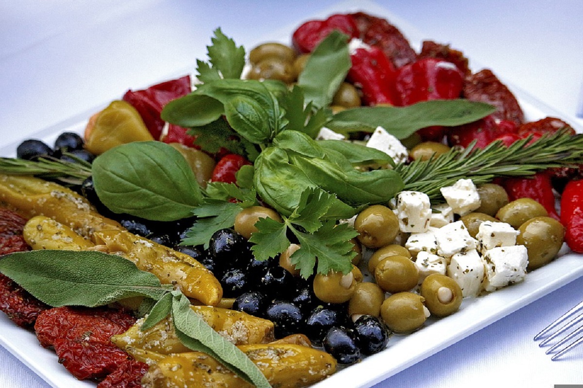 Ένα «μεγάλο τραπέζι» με ελληνικές γεύσεις από τη μια άκρη της χώρας ως την άλλη