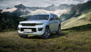 U.S.A. 2023 Green 4×4 of the Year… The new Jeep Grand Cherokee