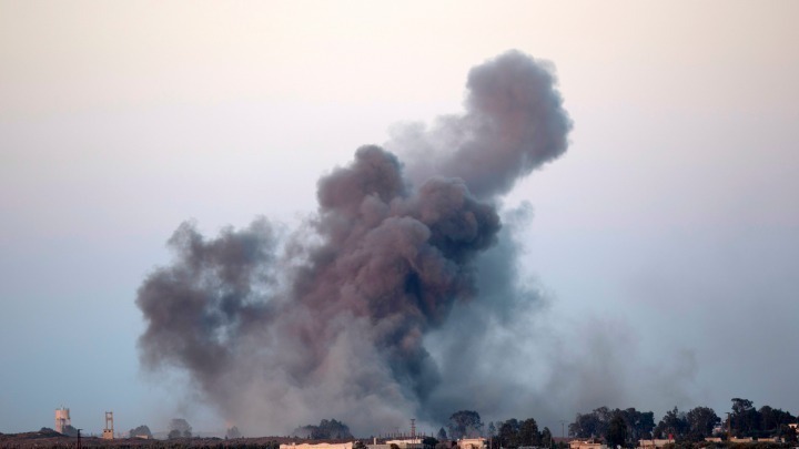 9 νεκροί από βομβαρδισμό του στρατού στην Ιντλίμπ