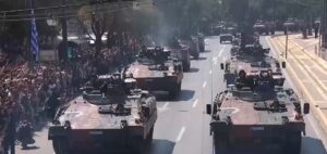 25η Μαρτίου: Με δόξα και τιμή η μεγάλη στρατιωτική παρέλαση (VIDEO)