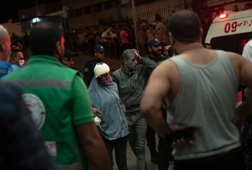 Η στιγμή του βομβαρδισμού του νοσοκομείου στη Γάζα (VIDEO)
