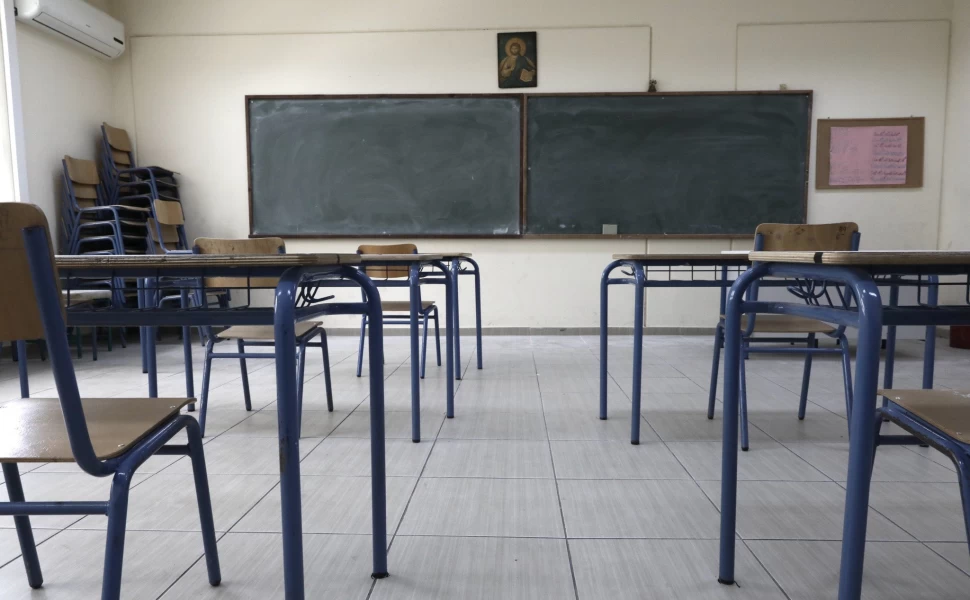 Παραιτήθηκε διευθυντής σχολείου στη Λέσβο – Απουσίαζαν 80 από τους 120 μαθητές!
