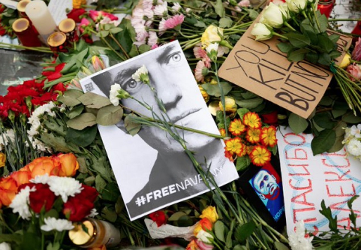 Αλεξέι Ναβάλνι: Απαγορεύουν στη μητέρα του να εισέλθει στο νεκροτομείο