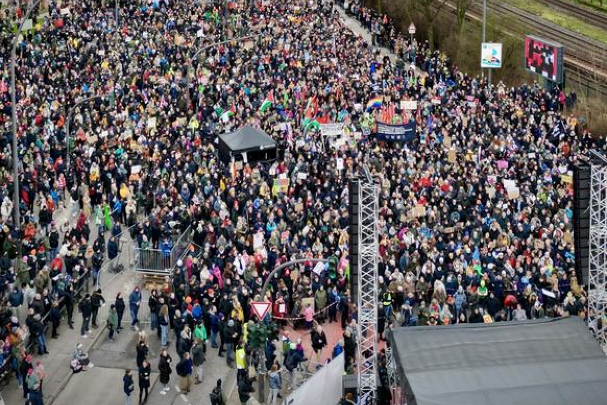 Γερμανία: Περισσότεροι από 50 χιλιάδες άνθρωποι διαδήλωσαν κατά της ακροδεξιάς