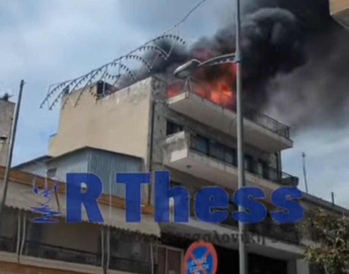 Παρανάλωμα του πυρός η ταράτσα στην Ηλιούπολη (VIDEO)