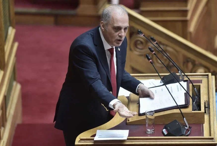 Η Επιτροπή Κοινοβουλευτικής Δεοντολογίας προτείνει την άρση ασυλίας του Κυριάκου Βελόπουλου