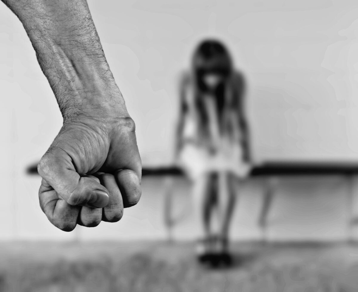 Ελεύθερος ο πατέρας που χτύπησε την 13χρονη κόρη του επειδή βγήκε αργά το βράδυ